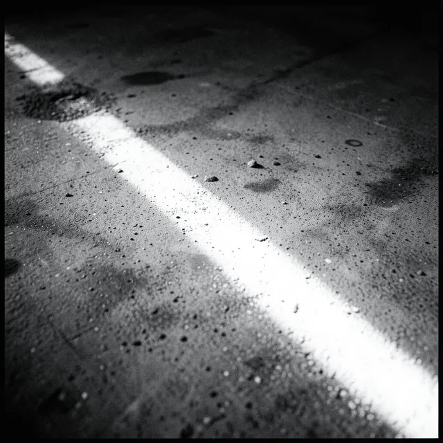 Grey Turns White 2 2 – Nyxtra, okładka