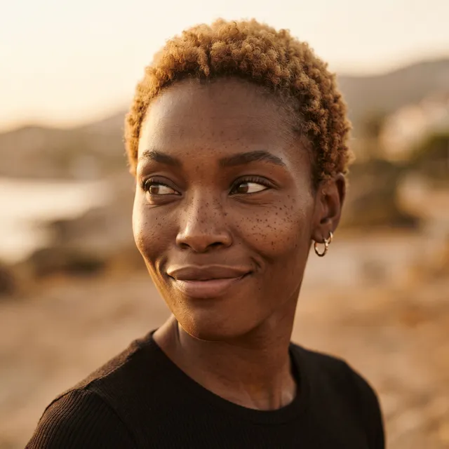 Gold Skin, Golden Ground – Thando Skies, okładka