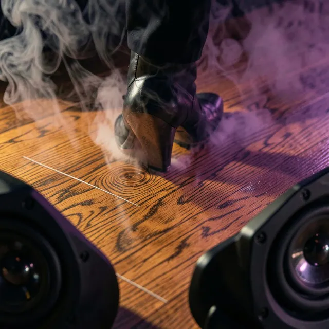 Feel It In The Floor – The Midnight Freq, okładka