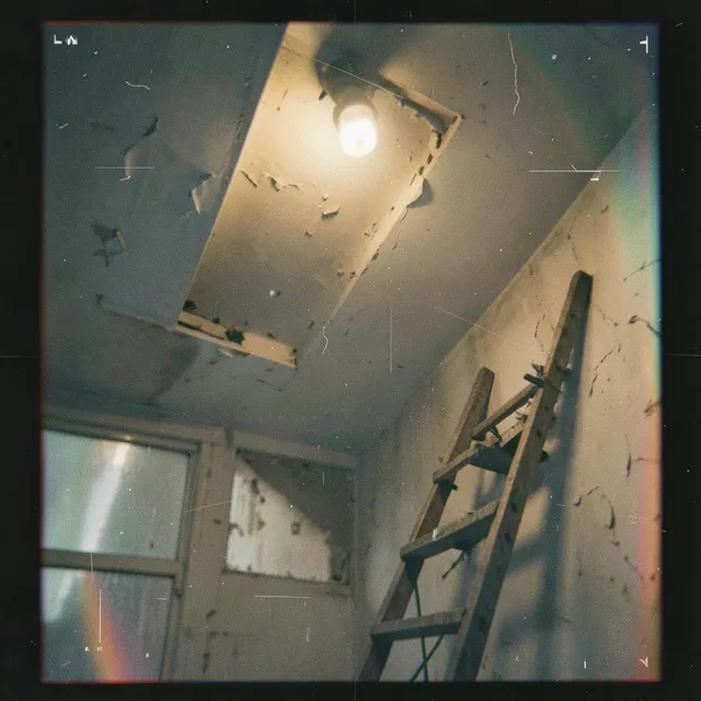 Tilted Ceiling 2 – Lira Prism, okładka