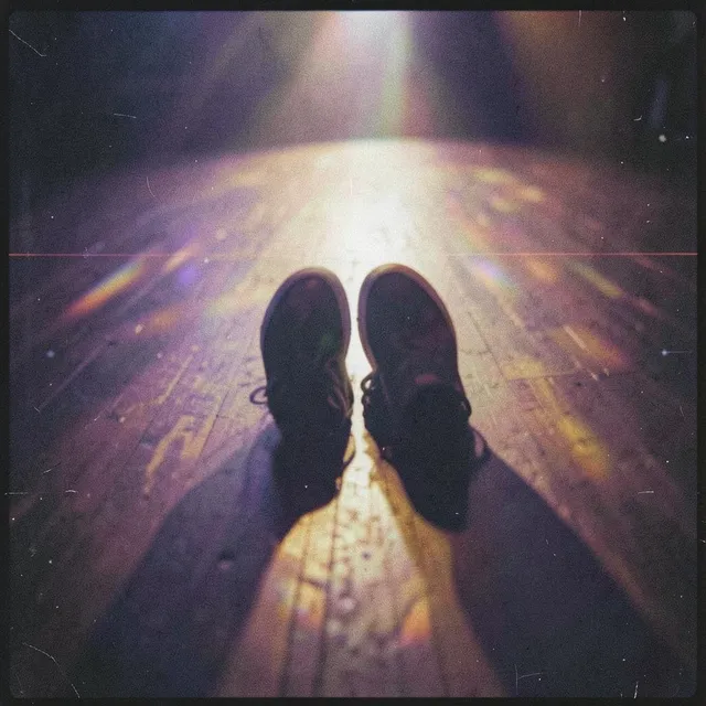Dancing in the dark where shadows come alive 3 2 – Nina & Cassius, okładka