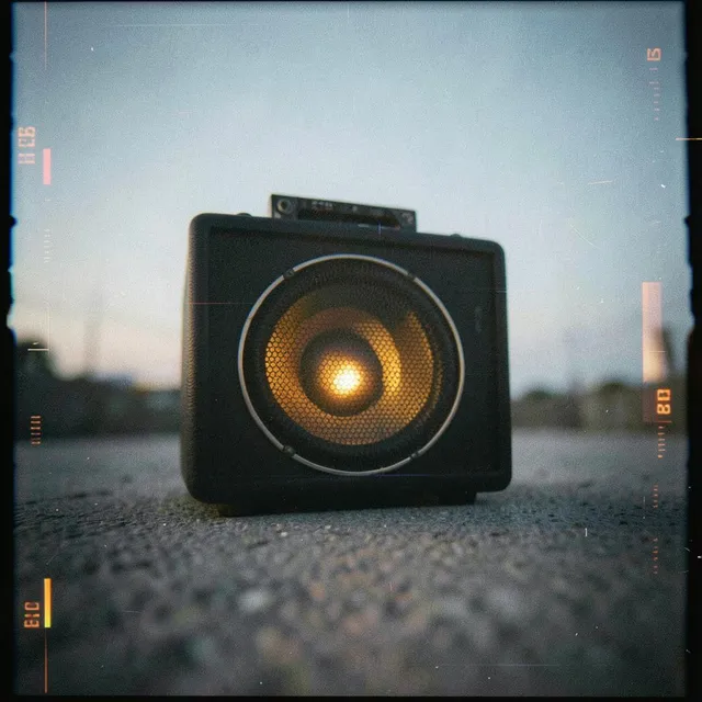 Sunrise Over the Speakers 2 – Kwelo, okładka