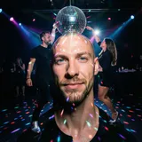 Never Let the Groove Down — The Satin Kings cover art