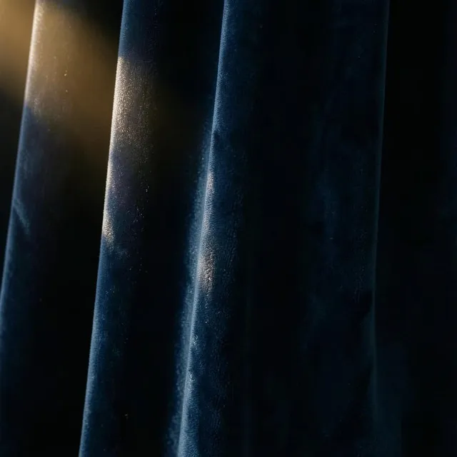 Velour 5 – Nightset, okładka