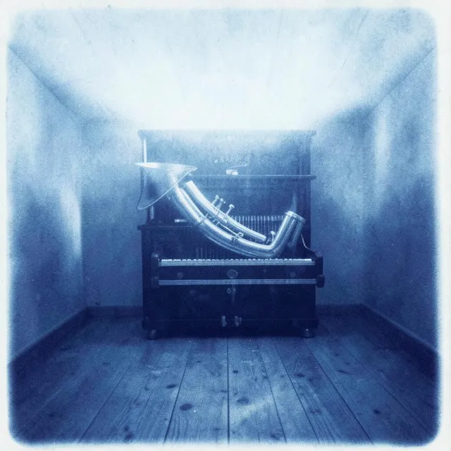 Feet gone, floor holds me 2 – Kerbline & Rae, okładka
