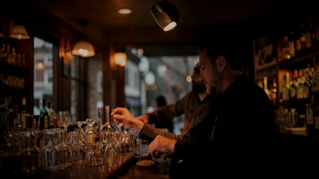 Choosing Commercial Background Music for Bars — article cover