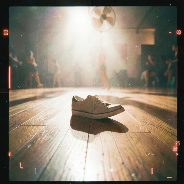 Three fifteen, the plywood squeaks by DJ Voss — House Upbeat cover art on WeavyAudio
