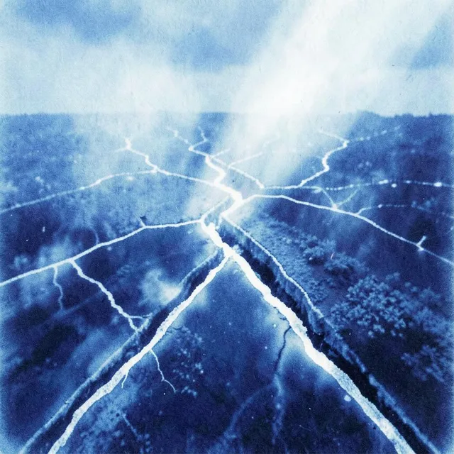 Iron Vein 2 by The Cinder Reactors — House Dark cover art on WeavyAudio