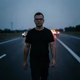 Manekin w szybie, pusty jak ja — Luka cover art